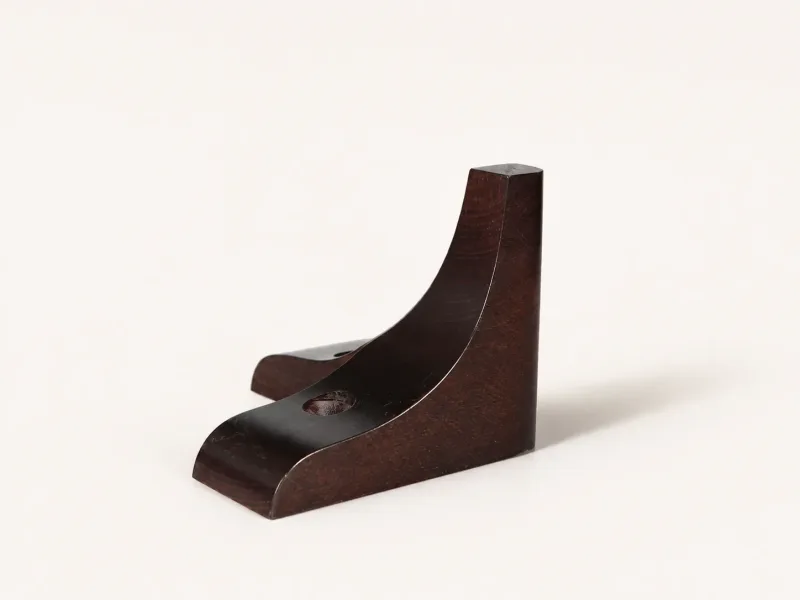 Corner block, stained oak — furniture component